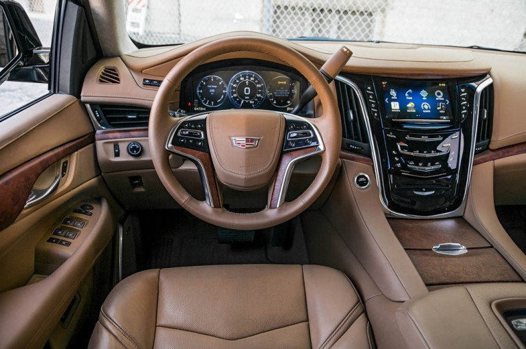 2015-cadillac-escalade-platinum-cockpit