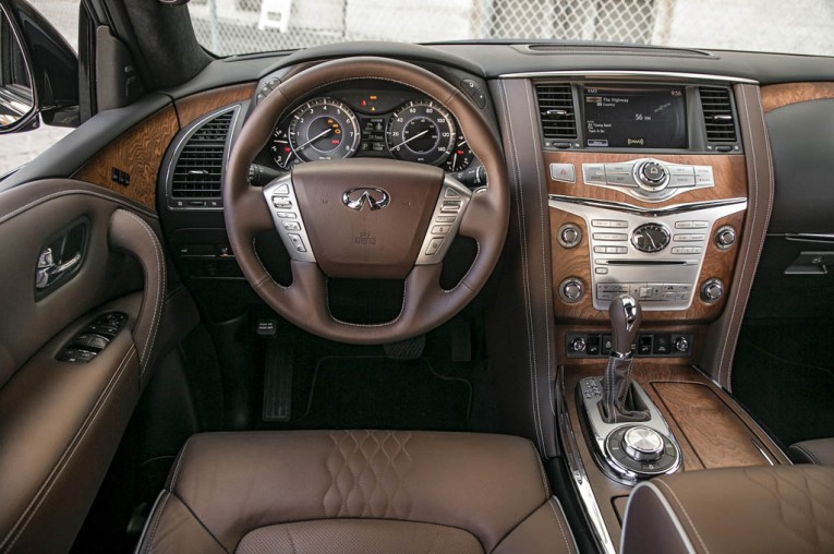 2015-infiniti-qx80-cockpit