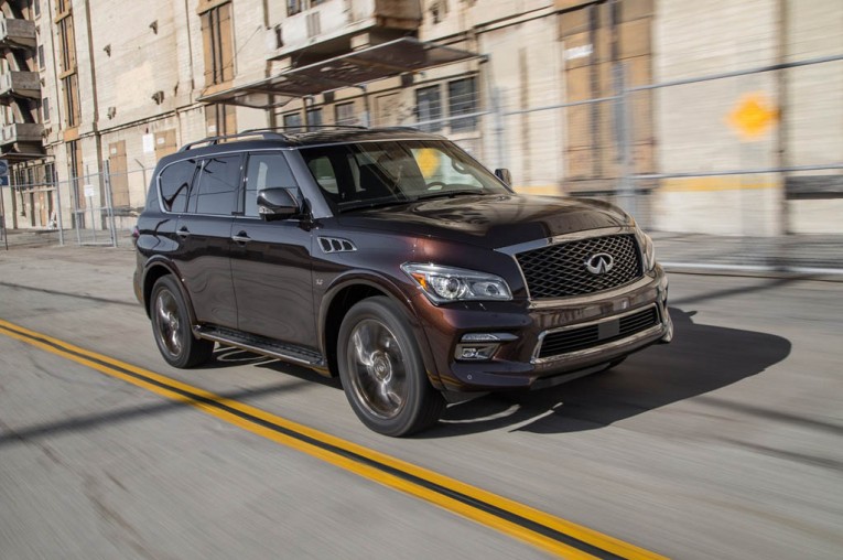 2015-infiniti-qx80-front-three-quarter-in-motion