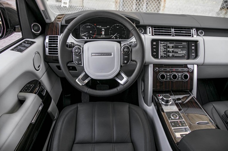 2015-land-rover-range-rover-hse-cockpit