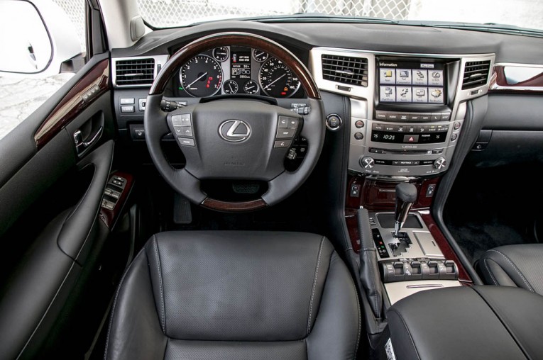 2015-lexus-lx-570-cockpit