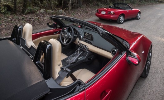 2016-Mazda-MX-5-Miata-and-1990-Mazda-MX-5-Miata-223-876x535