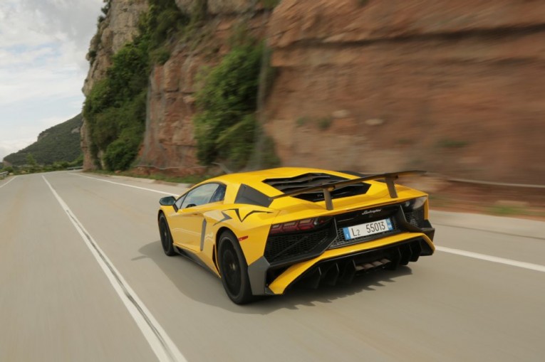 2016 Lamborghini Aventador LP 750-4 Superveloce