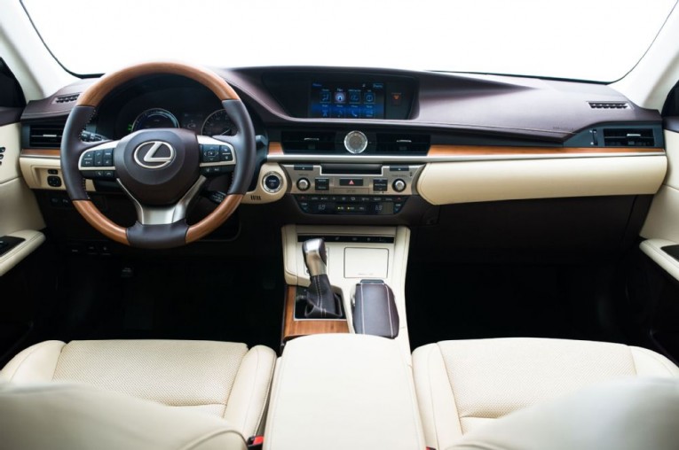 2016 Lexus ES 300h Interior