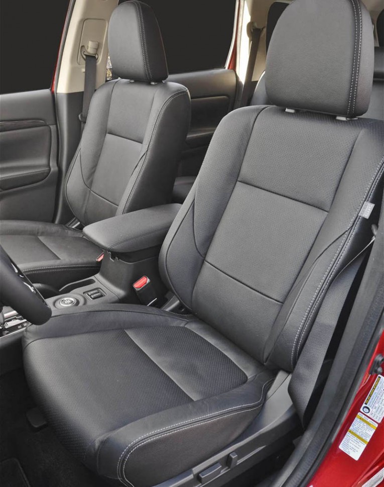 2016 Mitsubishi Outlander Interior