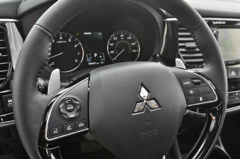 2016 Mitsubishi Outlander Interior