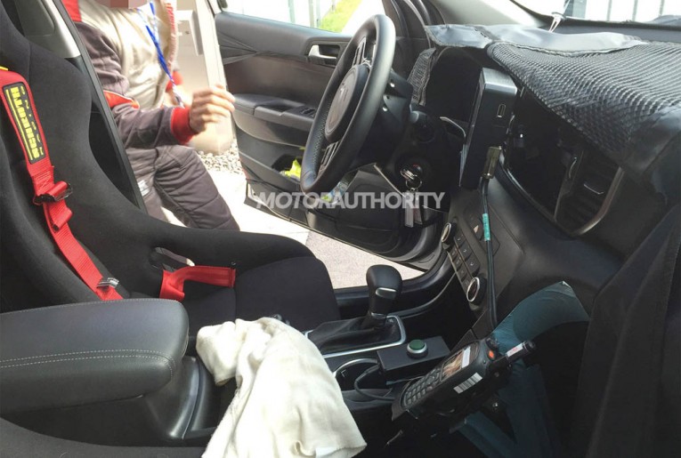 2017-kia-sportage-spy-shots-interior