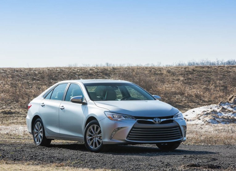 Toyota-Camry_2015