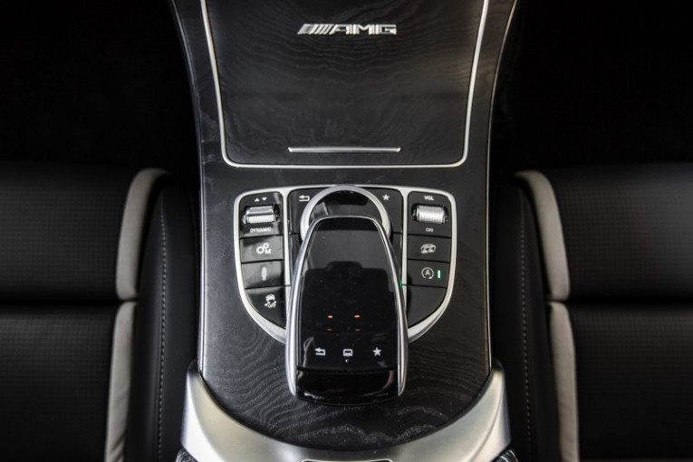 2015-Mercedes-AMG-C63-S-Model-136