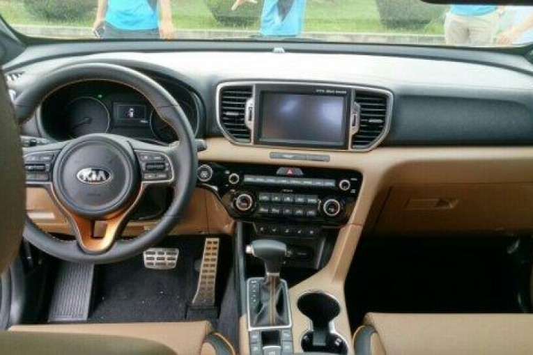 2016 Kia Sportage interior spy