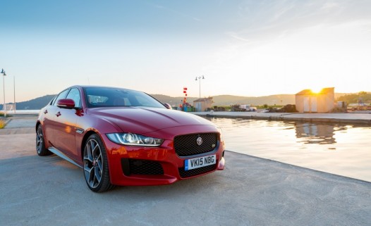 2017-Jaguar-XE-S-111