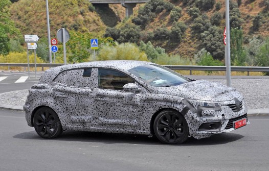 Renault Megane Spyshot