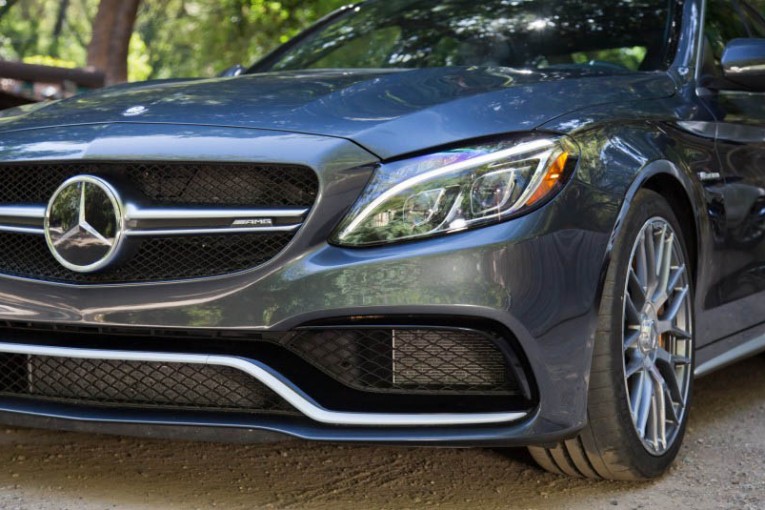 2015-Mercedes-AMG-C63-S-Model-sedan-108