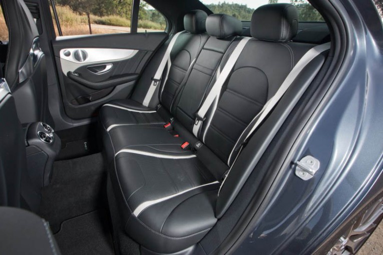 2015-Mercedes-AMG-C63-S-Model-sedan-116