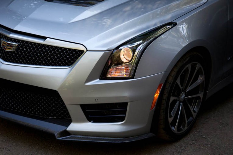 2016-Cadillac-ATS-V-sedan-109