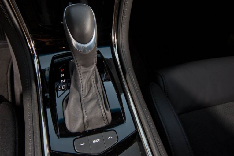 2016-Cadillac-ATS-V-sedan-122