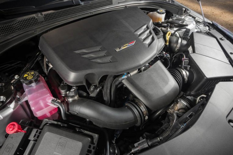 2016-Cadillac-ATS-V-sedan-127