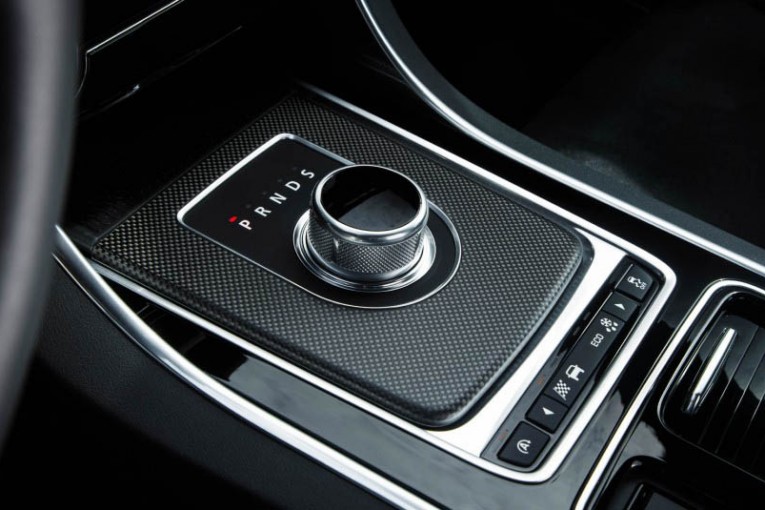2016-Jaguar-XF-S-185