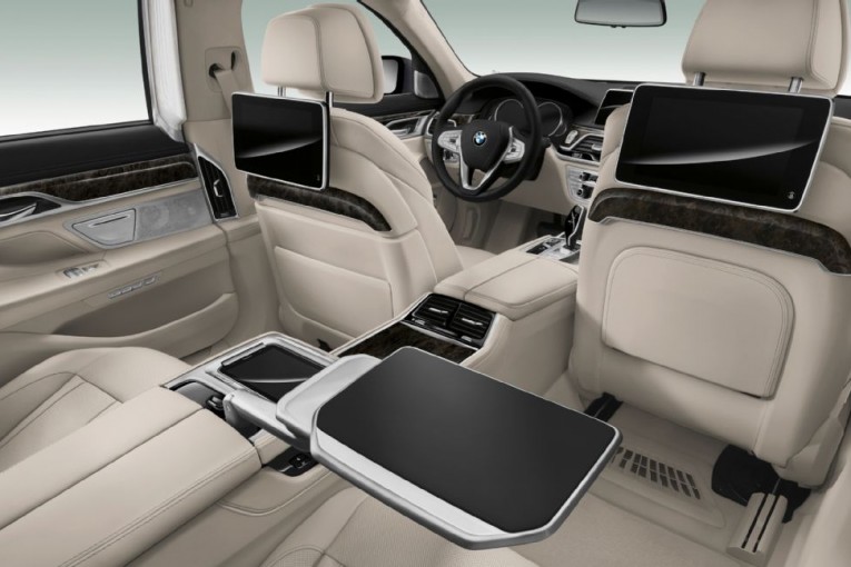 2016-bmw-750li-xdrive-rear-tray