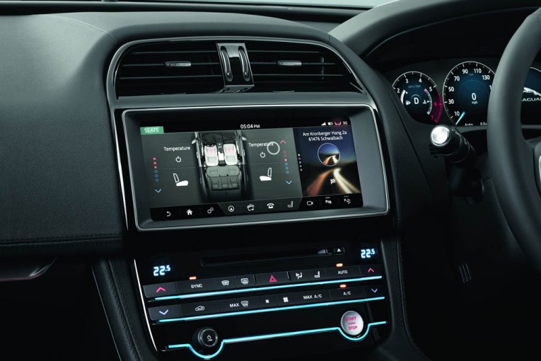 Jaguar-F-Pace-42