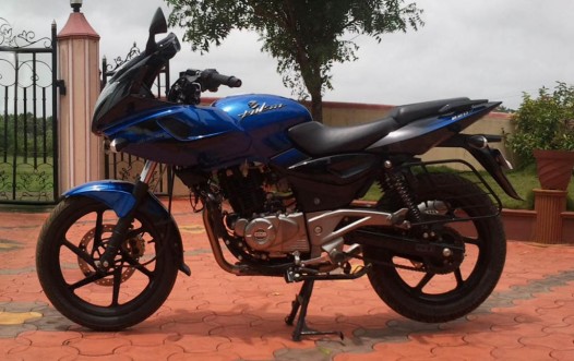 Bajaj Pulsar 220