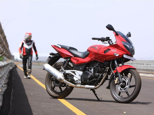 Bajaj Pulsar 220