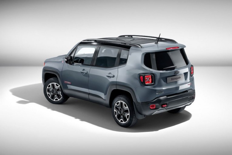 jeep-renegade-2015-frankfurt-rear-angle