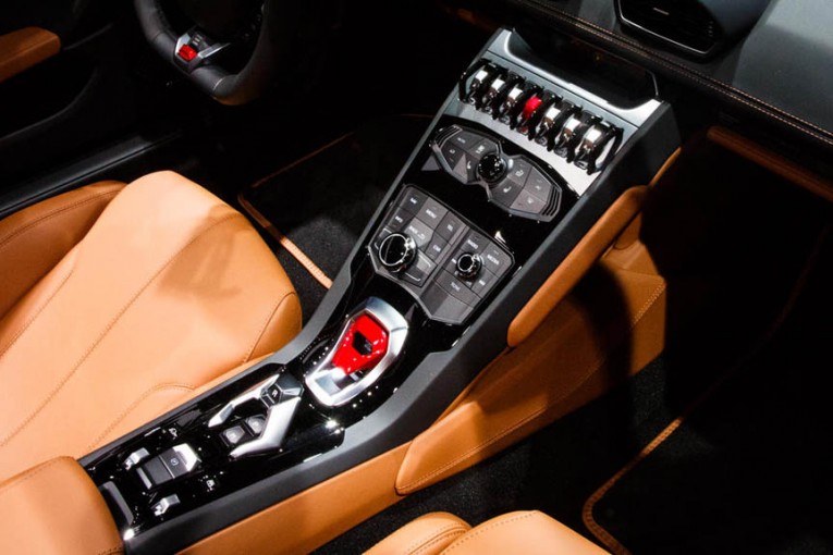 lamborghini-huracan-spyder-1038-016