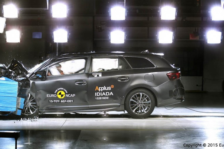 toyota-avensis-euroncap-1