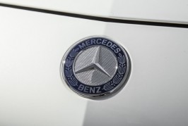 2015-mercedes-benz-s550-4matic-coupe-badge-02