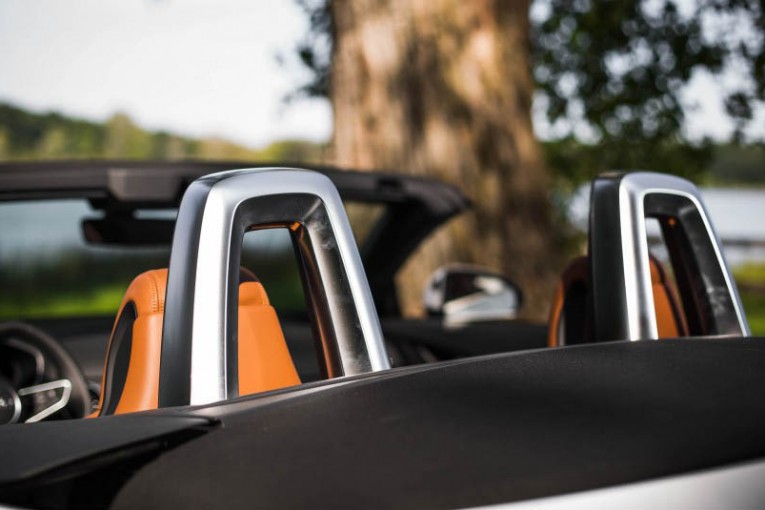 2016-Audi-TT-roadster-110