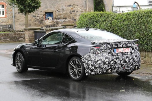 Toyota GT86 facelift spied