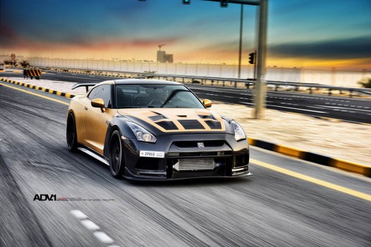 Carbon & Gold Nissan GT-R