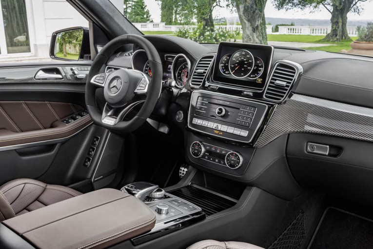 2017-Mercedes-GLS-24