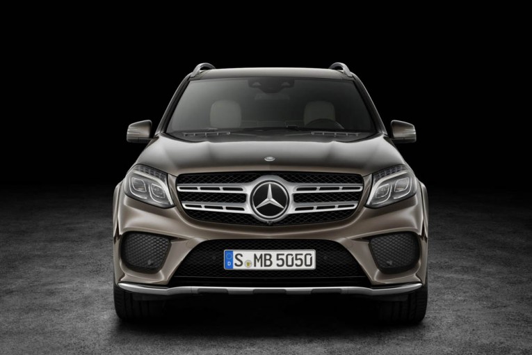 2017-Mercedes-GLS-3