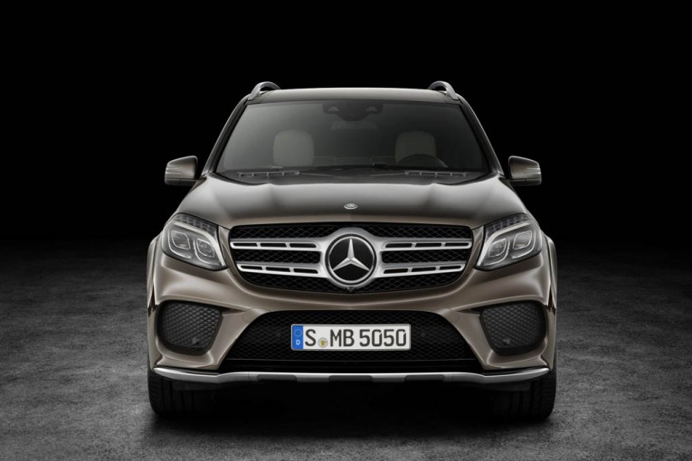 2017-Mercedes-GLS-3