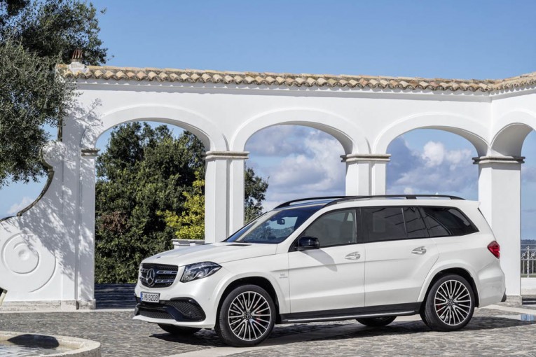 2017-Mercedes-GLS-6