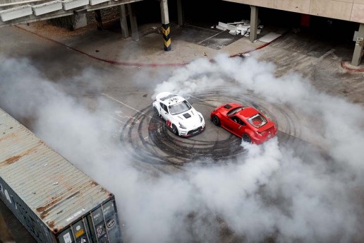 Nissan 370Z Drifting Abandoned Mall