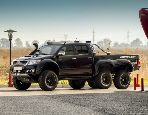 Toyota Hilux 6x6