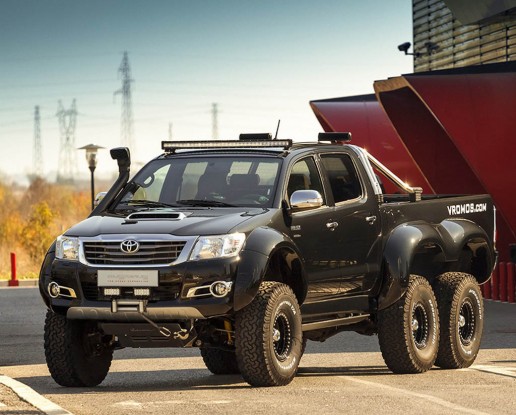 Toyota Hilux 6x6