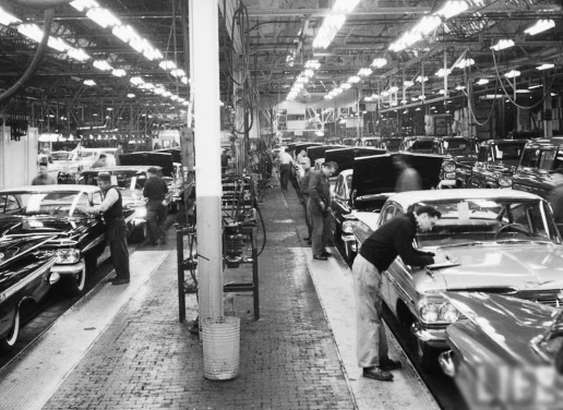 1959-Chevrolet-assembly-line-b