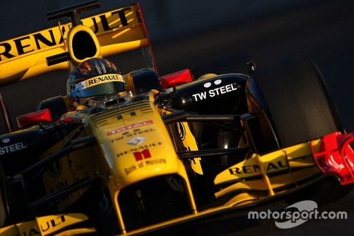 f1-abu-dhabi-pirelli-test-2010-robert-kubica-renault-f1-team