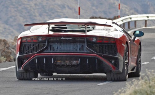 2016 Lamborghini Aventador SV spy-photo