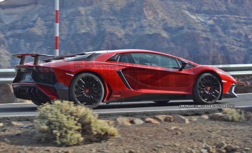 2016 Lamborghini Aventador SV spy-photo