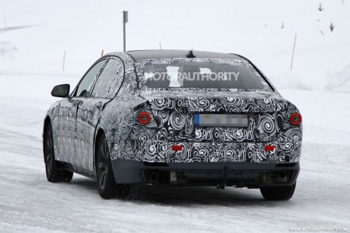 BMW 7-Series spy shots