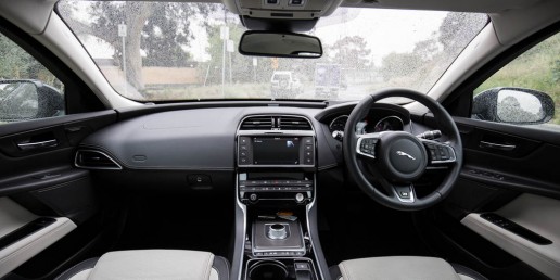 2015-luxury-sedan-comparison-mercedes-benz-jaguar-bmw-lexus-108