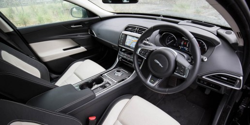 2015-luxury-sedan-comparison-mercedes-benz-jaguar-bmw-lexus-118
