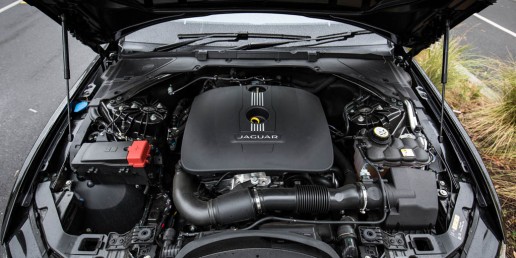 2015-luxury-sedan-comparison-mercedes-benz-jaguar-bmw-lexus-127
