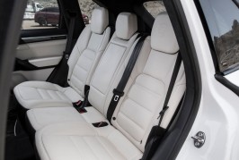 2016-Porsche-Cayenne-Turbo-S-rear-interior-seats