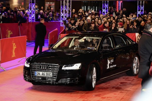 A piloted driving Audi A8 L W12 brings Daniel Brühl to the red carpet